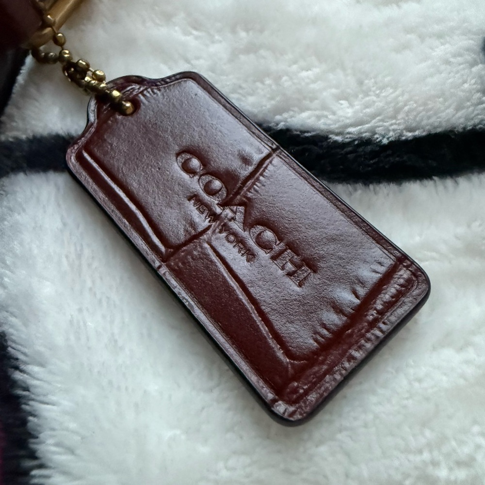 NWOT Elegant Burgundy Coach Croc-Embossed Shoulder Bag - Picture 5 of 9